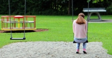 Грустная девушка